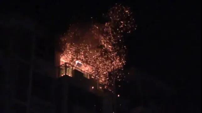惊险，上海这起居民火灾炸好几次(pic1)